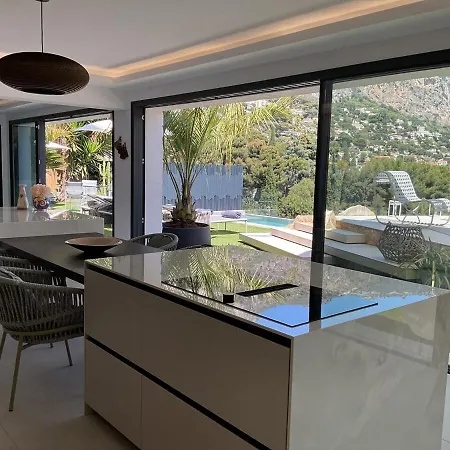 Eleasonya With Suberb Seaview Apartament
