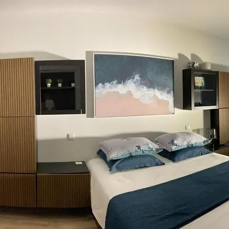 Apartament Eleasonya With Suberb Seaview